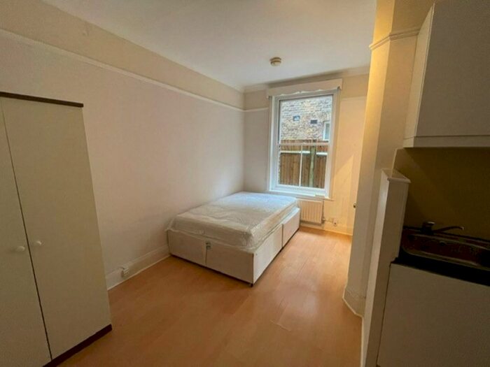 Studio To Rent In Lyncroft House, London, NW6
