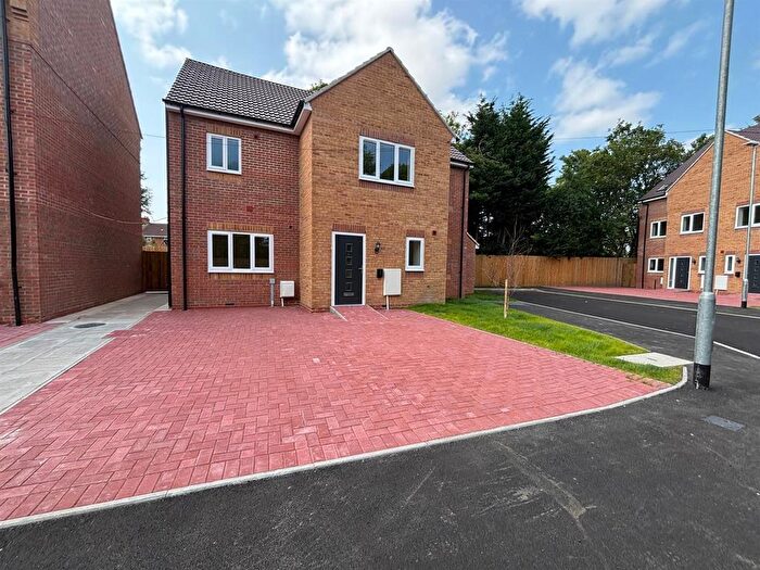 6 Bedroom Property To Rent In Woodwards Road, Walsall, WS2