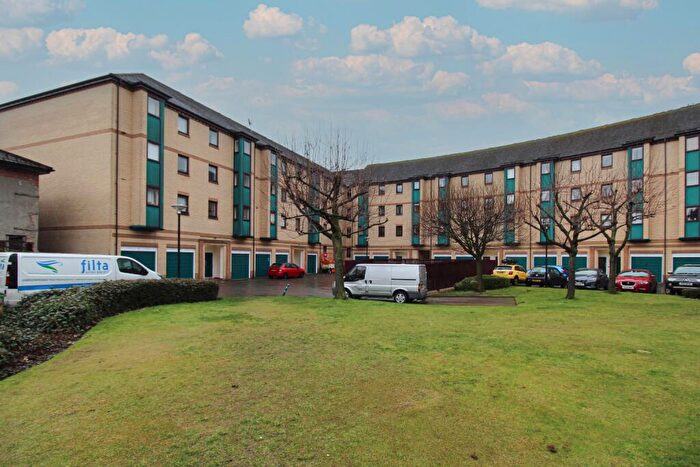3 Bedroom Flat To Rent In Rutland Court, Glasgow, G51