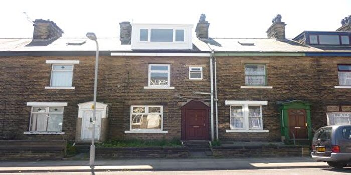 4 Bedroom Terraced House To Rent In Farfield Terrace, Bradford, BD9