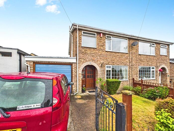 3 Bedroom Semi-Detached House For Sale In Manor Farm Close, Cottingley, BD16