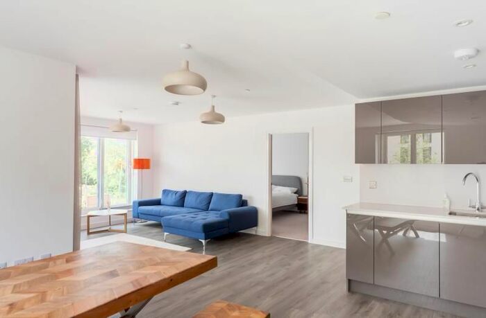 2 Bedroom Flat To Rent In Sovereign Point, Midland Road, Bath, BA2