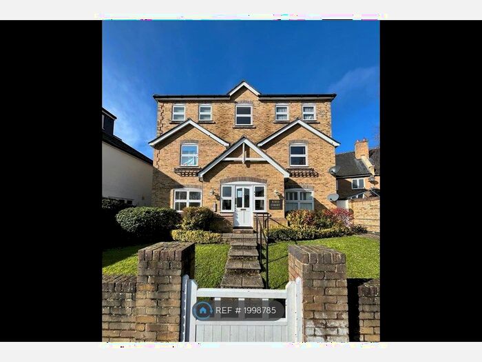 1 Bedroom Flat To Rent In Belgrade Road, Hampton, TW12