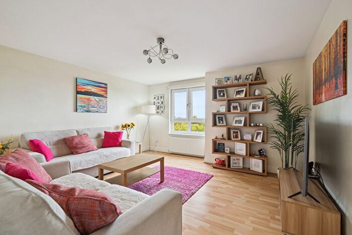 2 Bedroom Flat For Sale In Cypress Lane, Hamilton, Lanarkshire, ML3