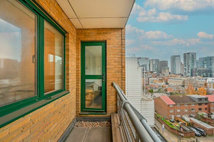 1 Bedroom Flat For Sale In Londinium Tower, Mansell Street, City, London, E1