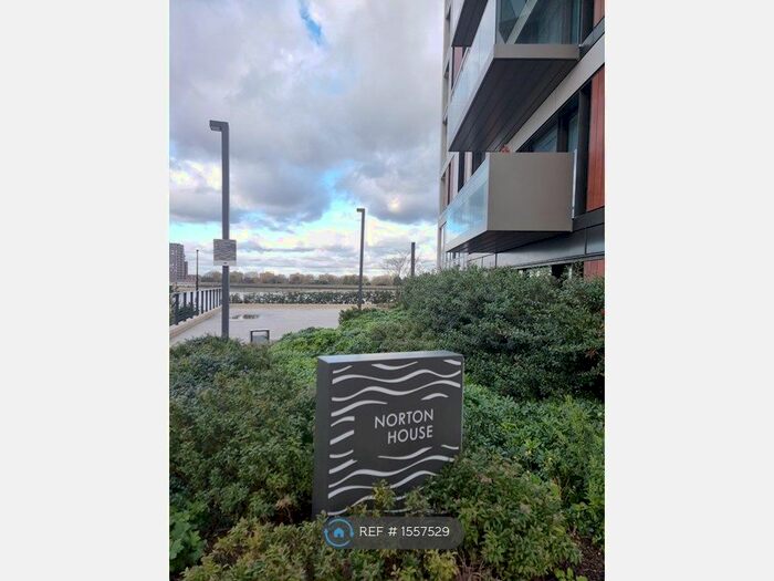 2 Bedroom Flat To Rent In Norton House, London, SE18