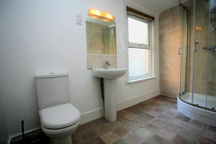 5 Bedroom Property To Rent In Mossford Street, Bow, London, E3