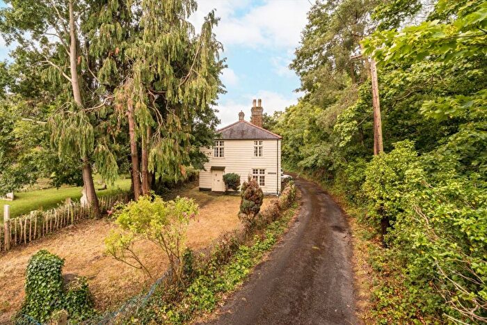 3 Bedroom Detached House For Sale In London Road, Morden, SM4