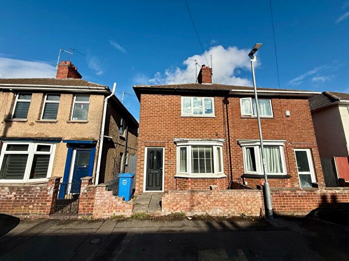 2 Bedroom Semi-Detached House To Rent In Edmund Street, Kettering, NN16