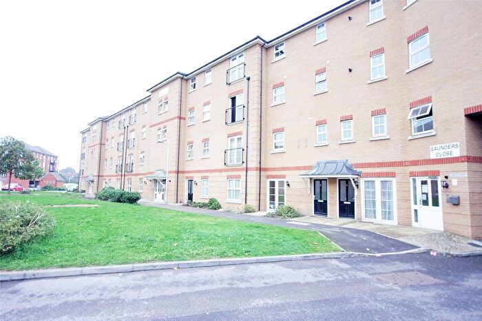 2 Bedroom Flat To Rent In Saunders Close, London, IG1