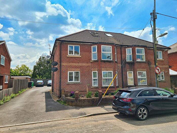 1 Bedroom Flat For Sale In Rose Road, Eling, SO40