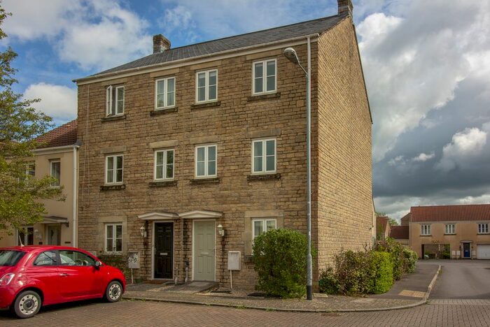 4 Bedroom End Of Terrace House To Rent In Kersey Court, Frome, BA11
