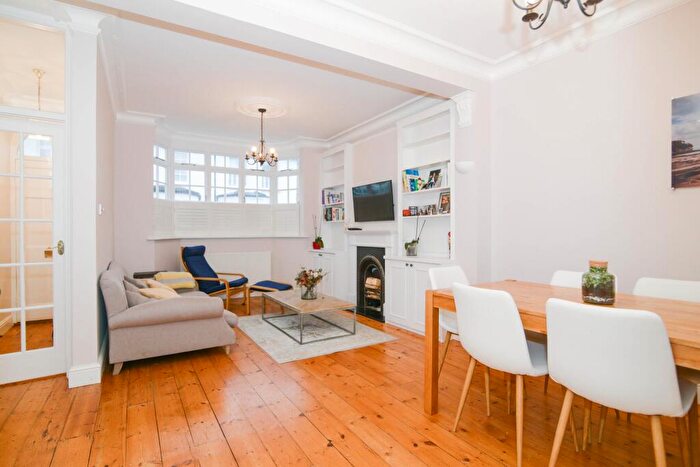 2 Bedroom Terraced House To Rent In Kings Road, East Sheen, SW14