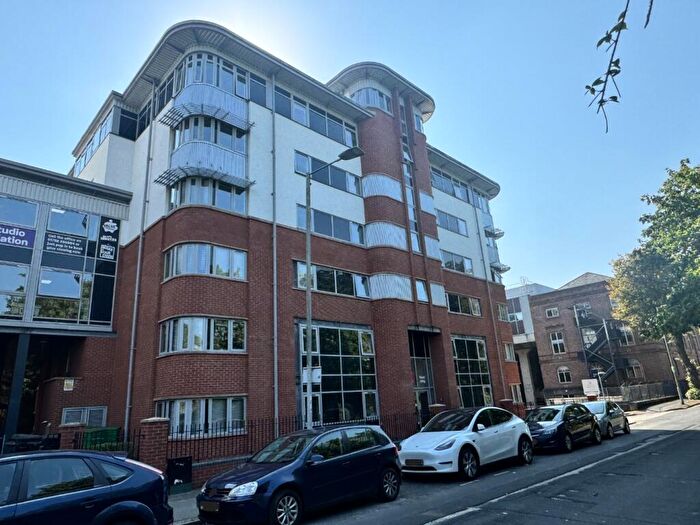 Studio To Rent In Central Park Avenue, Plymouth, Devon, PL4