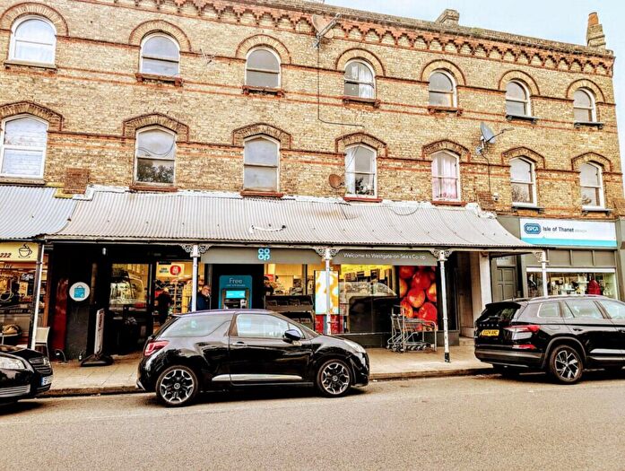 3 Bedroom Maisonette For Sale In Station Road, Westgate-On-Sea, CT8