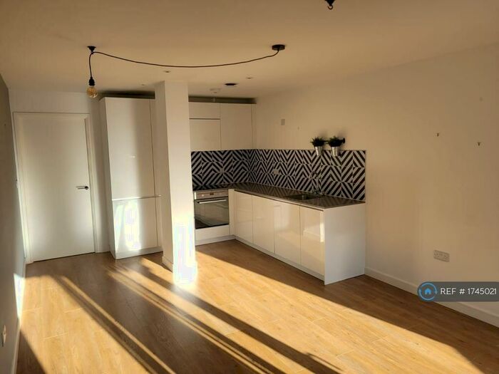 1 Bedroom Flat To Rent In Paxton House, London, SE25