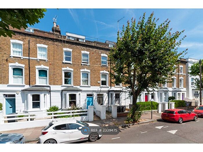 3 Bedroom Flat To Rent In Falkland Road, London, NW5