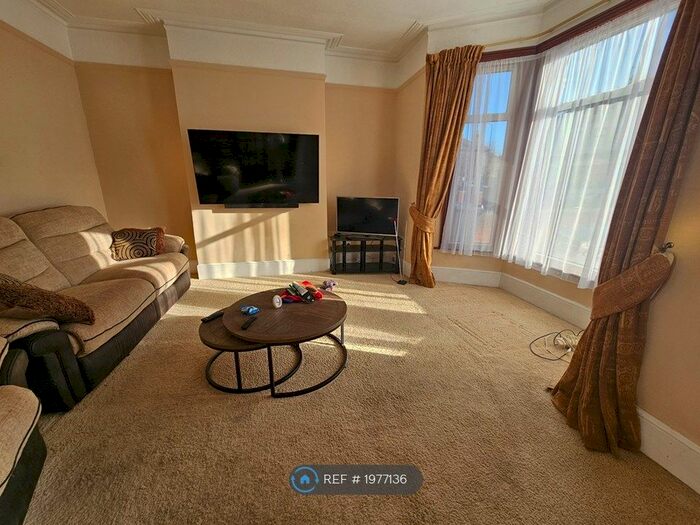 3 Bedroom Terraced House To Rent In Bedford Road, Ilford, IG1