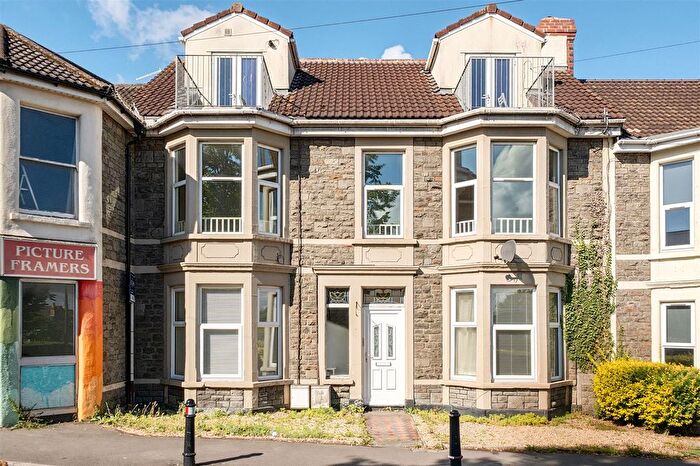 2 Bedroom Flat For Sale In Downend Road, Kingswood, Bristol, BS15