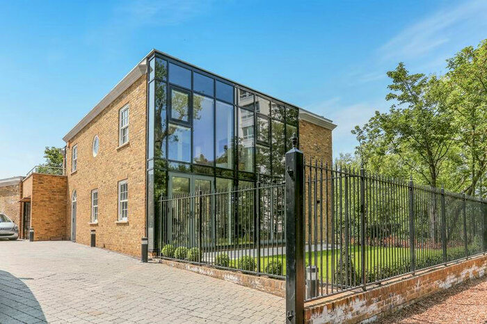 4 Bedroom Link Detached House To Rent In Rushgrove Mews, Rushgrove Street, London, SE18