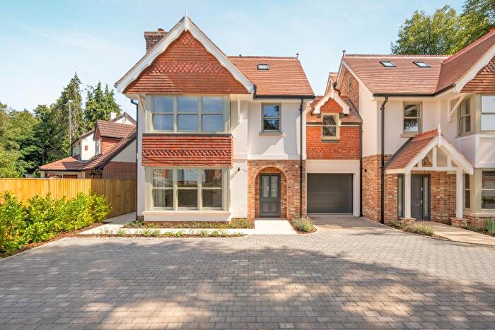 5 Bedroom Link Detached House To Rent In Beech Hill Road, Ascot, SL5