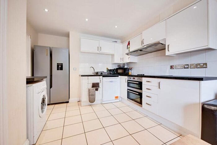 5 Bedroom House To Rent In College Road, Canterbury, CT1