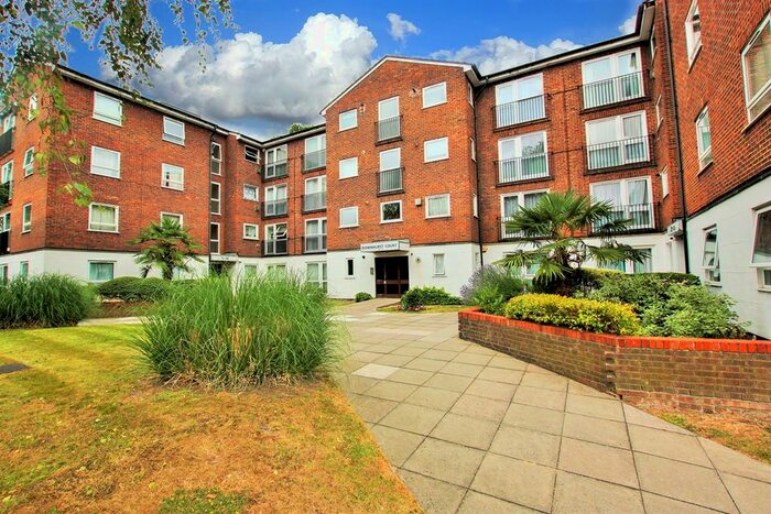 2 Bedroom Flat To Rent In Downhurst Court, Parson Street, Hendon, NW4