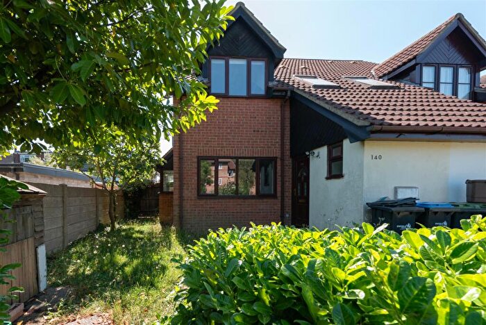 1 Bedroom End Of Terrace House To Rent In Dalrymple Close, London, N14