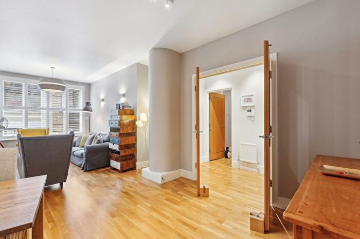 2 Bedroom Flat To Rent In Farringdon Road, Farringdon, EC1M