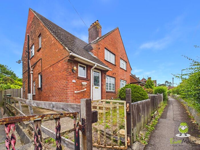 3 Bedroom Semi-Detached House For Sale In Sherborne Road, Basingstoke, Hampshire, RG21