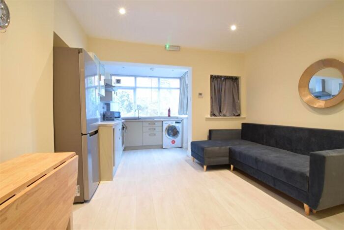 4 Bedroom Terraced House To Rent In Commonside, Sheffield, S10