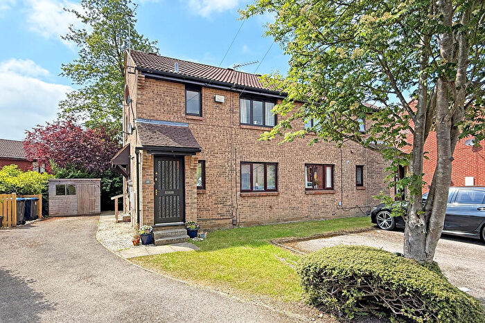 2 Bedroom Flat For Sale In Eavestone Grove, Harrogate, HG3