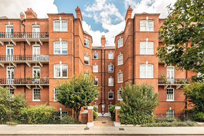 1 Bedroom Flat For Sale In Kelvedon Road, Fulham, London, SW6
