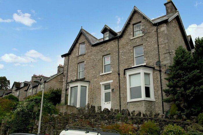2 Bedroom Flat To Rent In Flat, Carlton House, Fernleigh Road, Grange-Over-Sands, Cumbria, LA11