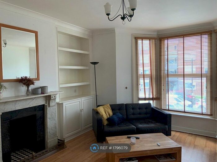 2 Bedroom Flat To Rent In Palmerston Road, London, N22