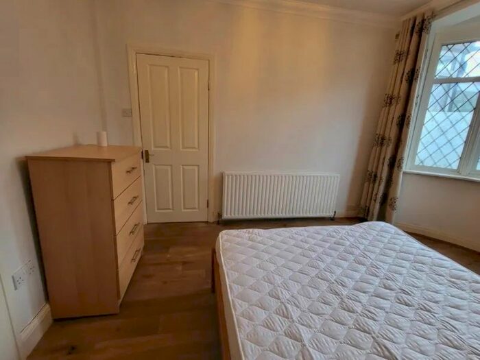 4 Bedroom Terraced House To Rent In Abercain Rd, SW16