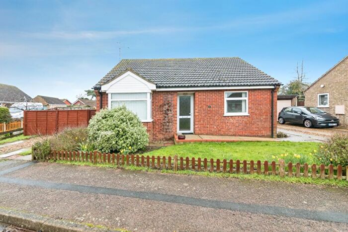 2 Bedroom Detached Bungalow For Sale In Townlands Drive, Beccles, NR34