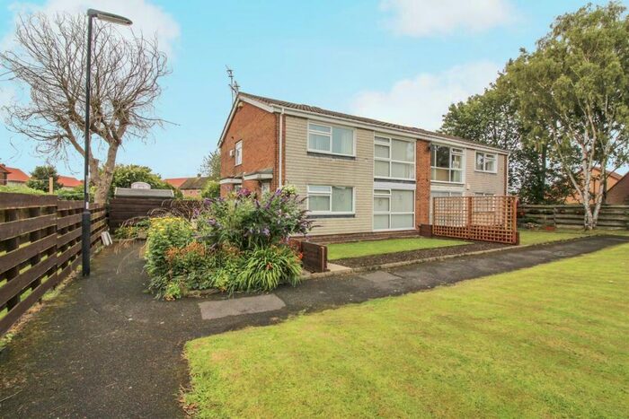 2 Bedroom Flat To Rent In Beacon Drive, Wideopen, NE13