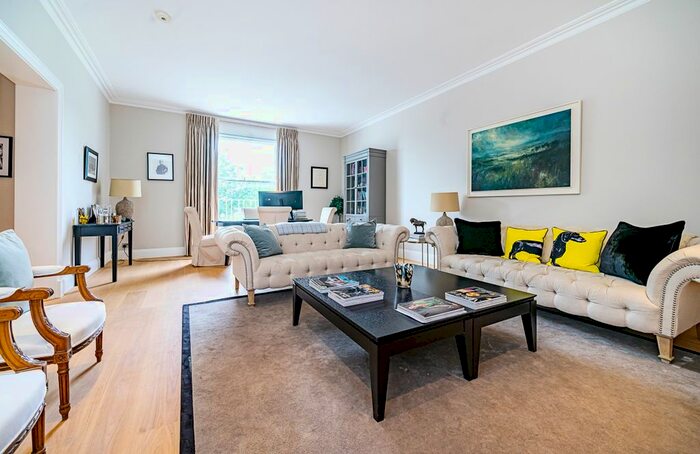 3 Bedroom Flat To Rent In Holland Park, London, W11