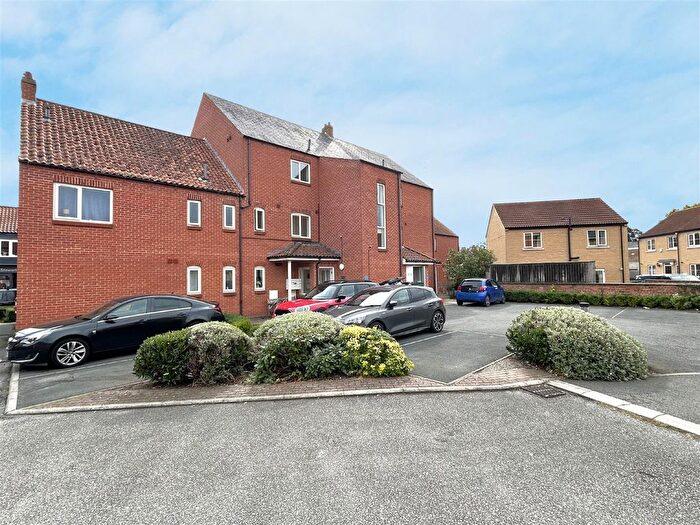 2 Bedroom Flat For Sale In Andrew House, Selby, YO8