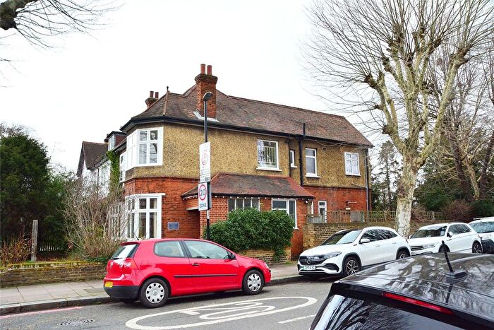 3 Bedroom Flat To Rent In Bromley Road, London, SE6