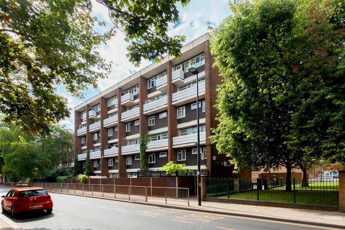 3 Bedroom Maisonette To Rent In Ramsey Street, London, E2