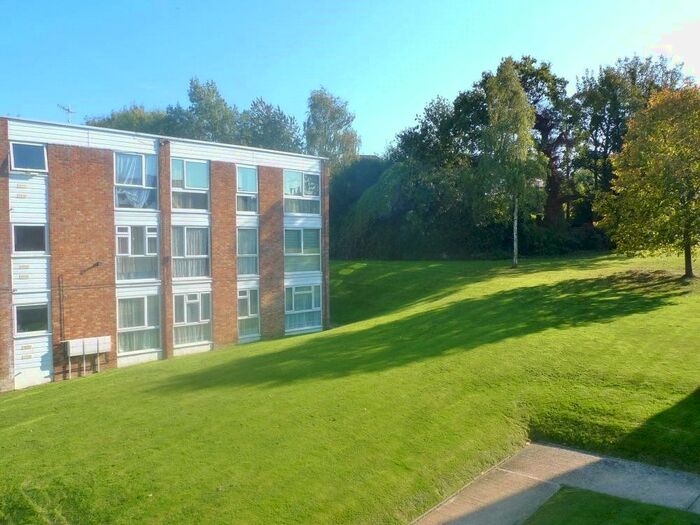 2 Bedroom Flat To Rent In Claybury, Bushey, Hertfordshire, WD23