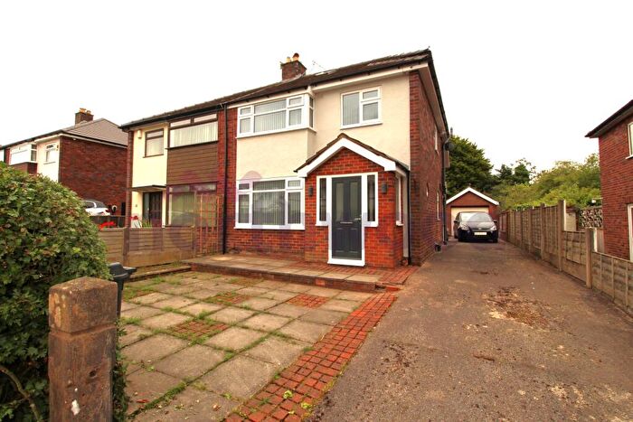 4 Bedroom Semi-Detached House To Rent In Hennel Lane, Lostock Hall, PR5