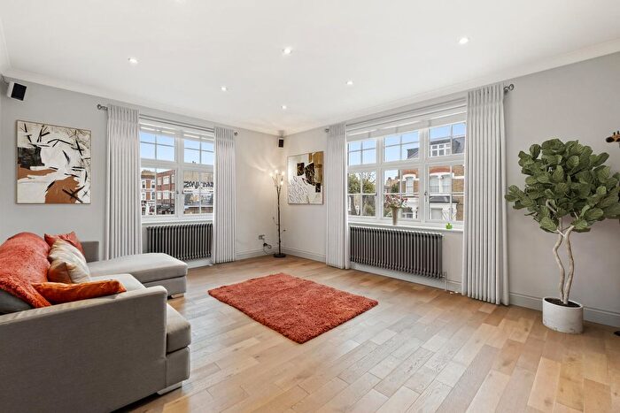 2 Bedroom Flat For Sale In Fulham Road, Parsons Green, SW6