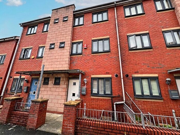 4 Bedroom Terraced House To Rent In New Welcome Street, Manchester, M15