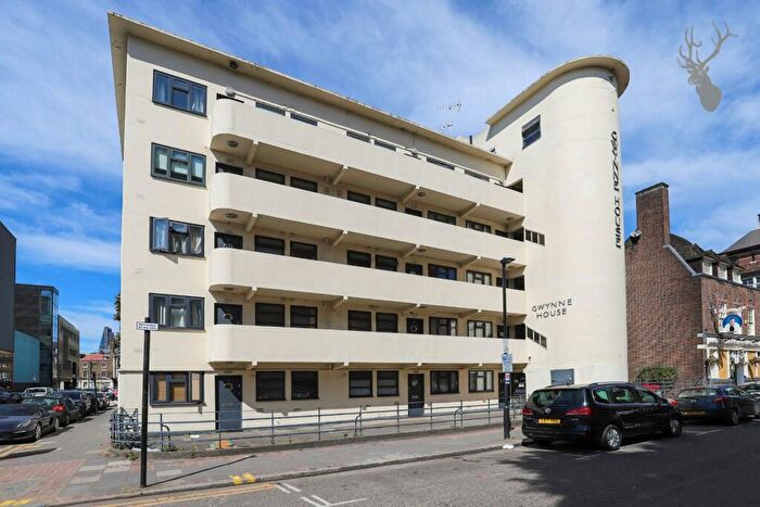 2 Bedroom Flat To Rent In Turner Street, London, E1