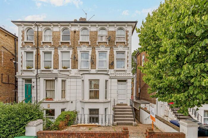 Studio To Rent In Windsor Road, London, W5