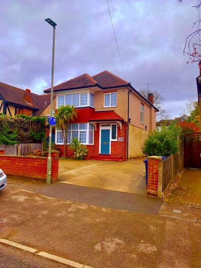 5 Bedroom Detached House To Rent In Edgwarebury Lane, Edgware, HA8
