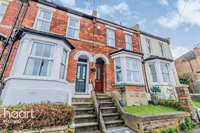 2 Bedroom Terraced House For Sale In Cornwall Road, Rochester, ME1